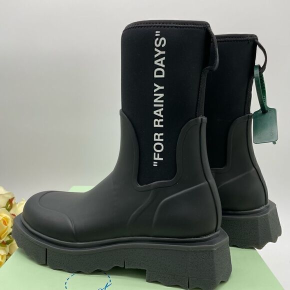 Women’s off-white sponge, rubber rain boots, size 39 - Picture 2 of 6